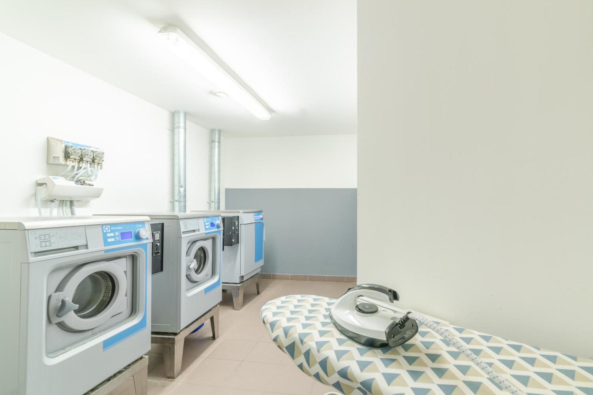Montempo Apparthotel Paris-Velizy Bagian luar foto